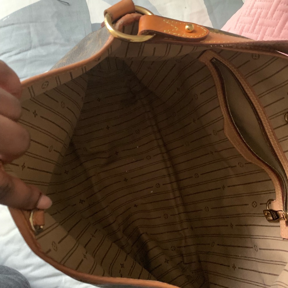 Louis Vuitton Monogram Shoulder Bag size MM - Picture 2 of 6